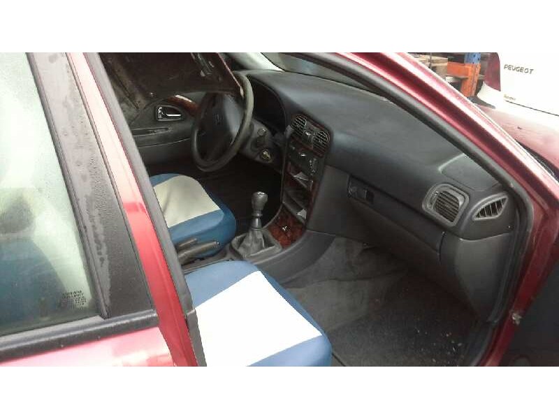 volvo s40 berlina del año 1997