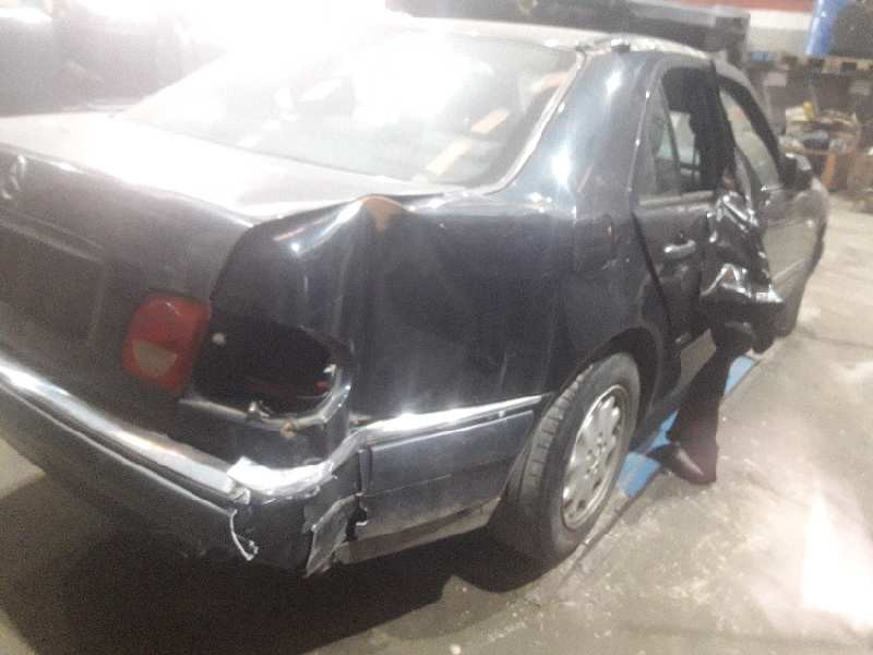 mercedes-benz clase e (w210) berlina del año 1999