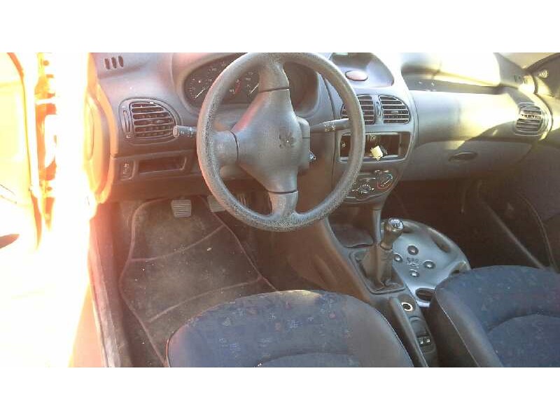 peugeot 206 berlina del año 1999