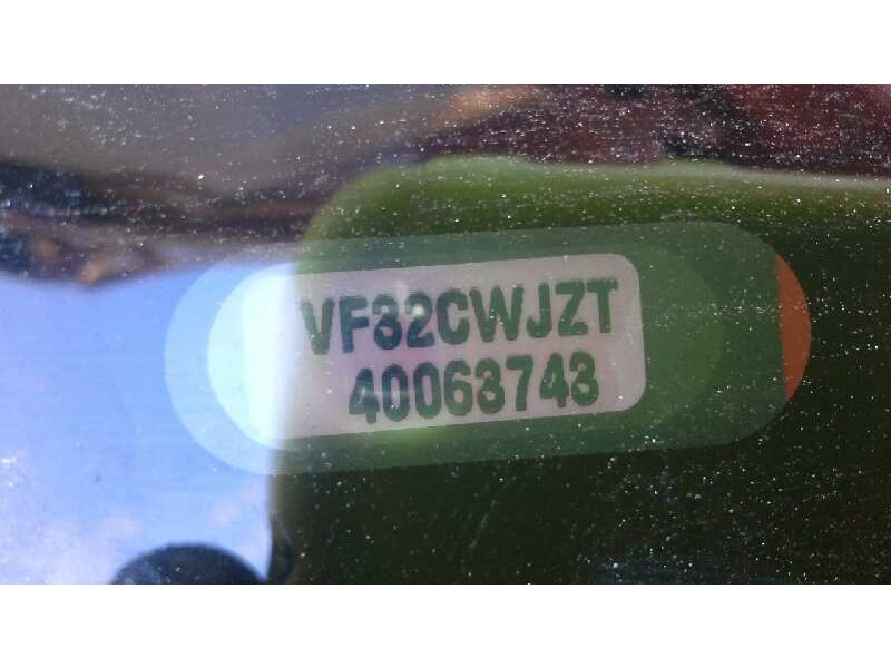 peugeot 206 berlina del año 1999