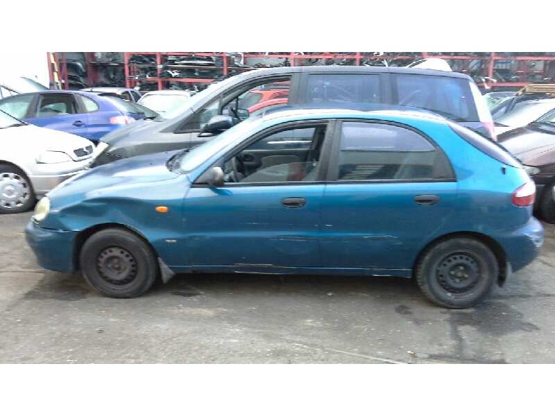 daewoo lanos del año 2000