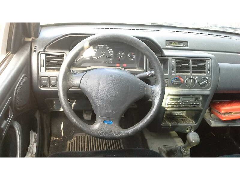 ford escort berlina/turnier del año 1994