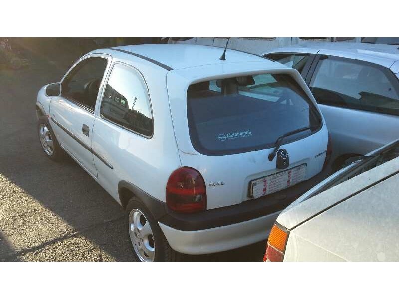 opel corsa b del año 2000