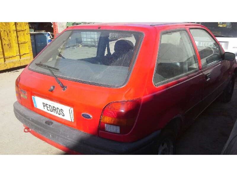 ford fiesta berlina del año 1996