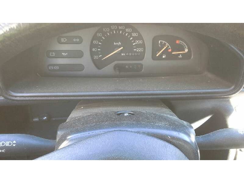 ford fiesta berlina del año 1996