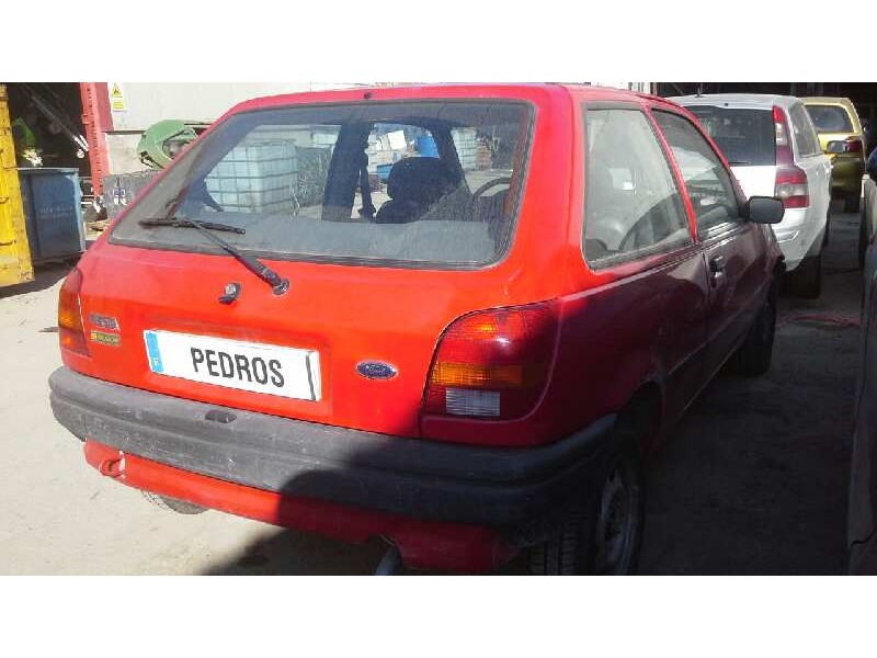 ford fiesta berlina del año 1996