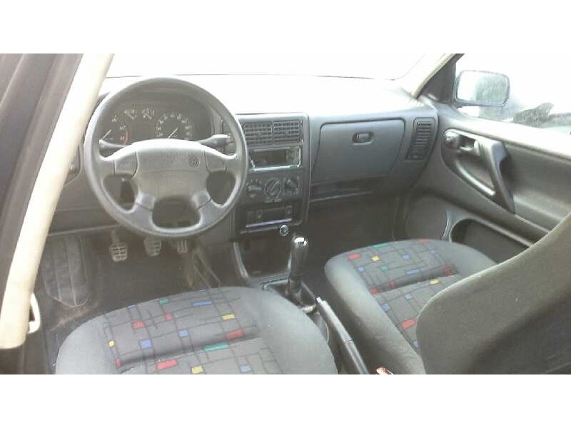 volkswagen polo berlina (6n1) del año 1999