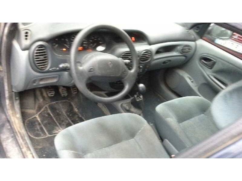 renault megane i berlina hatchback (ba0) del año 1997