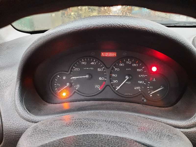 peugeot 206 berlina del año 1999