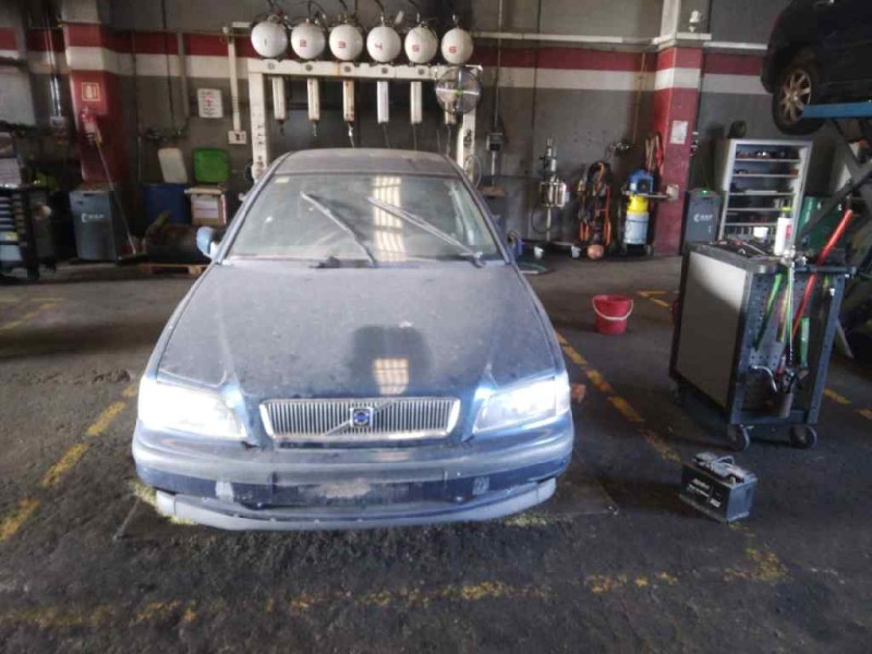 volvo s40 berlina del año 1997