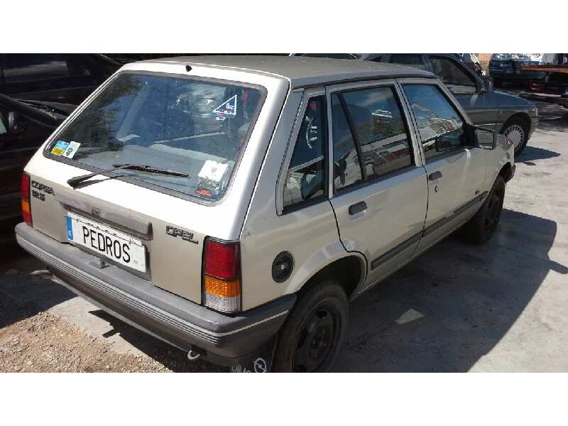 opel corsa a del año 1988