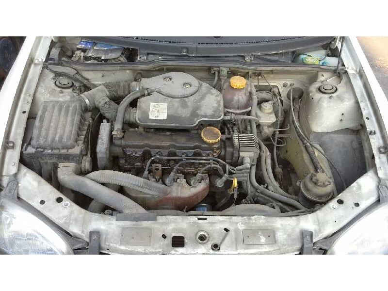 opel corsa b del año 1996