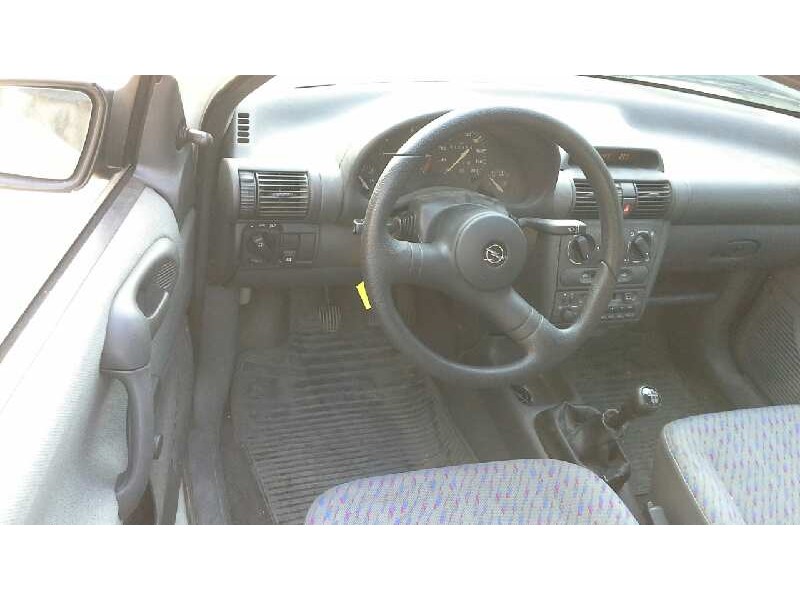 opel corsa b del año 1996