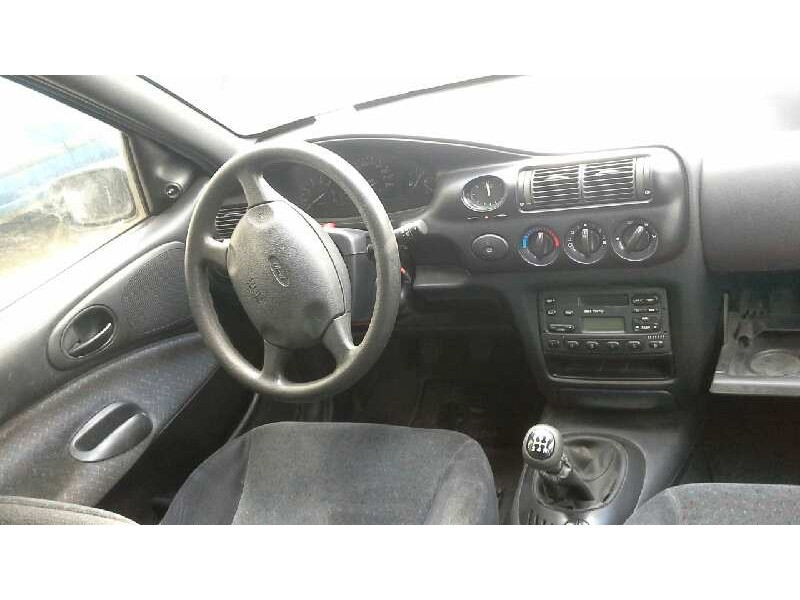 ford escort berlina/turnier del año 1996