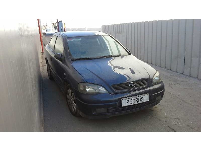 opel astra g berlina del año 2000