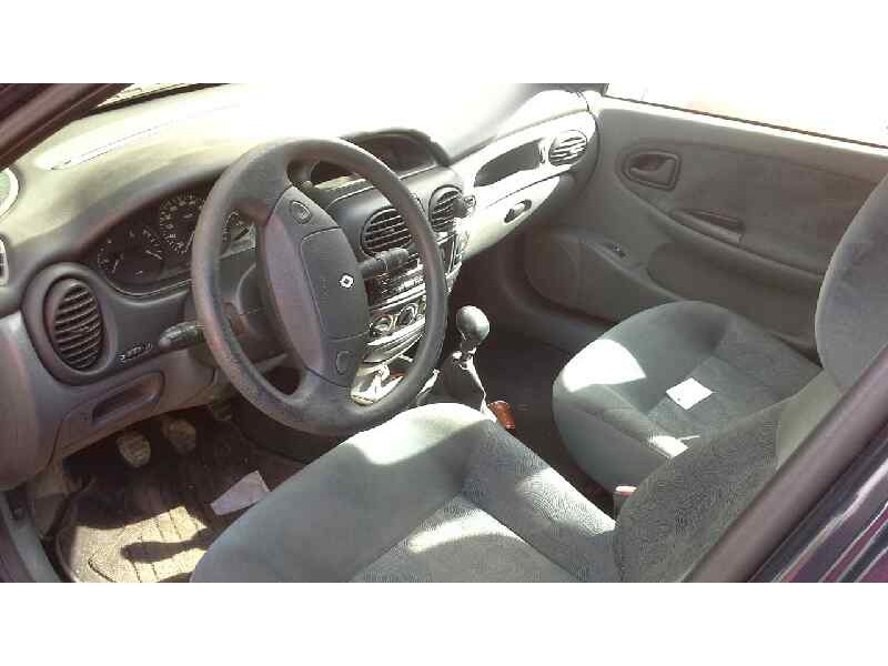 renault megane i berlina hatchback (ba0) del año 1997