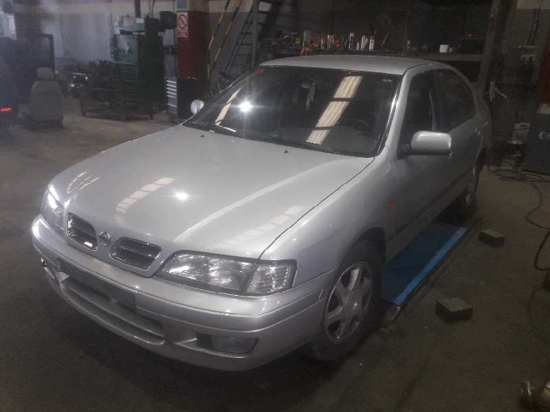 nissan primera berlina (p11) del año 1998