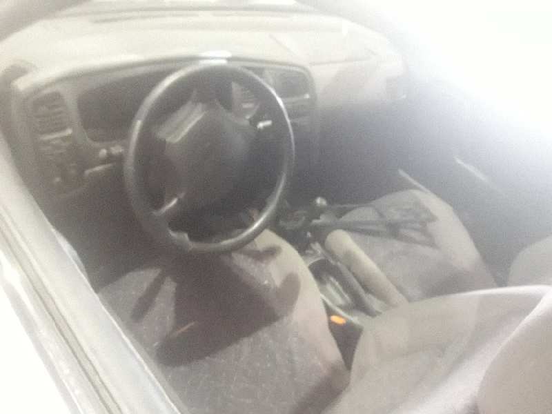 nissan primera berlina (p11) del año 1998