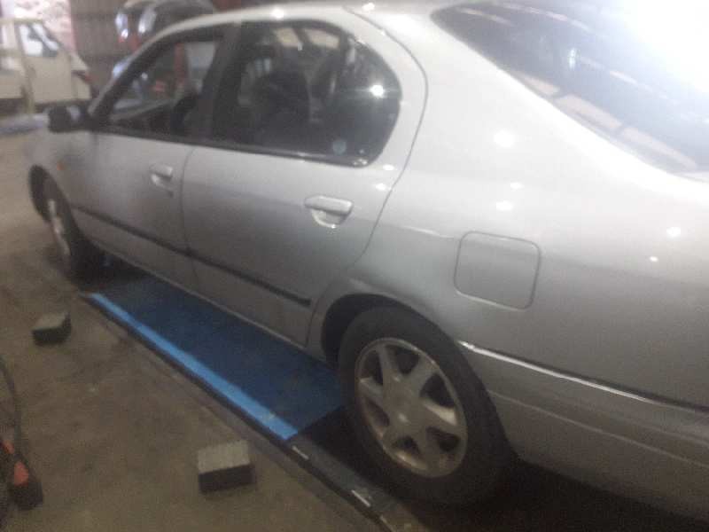 nissan primera berlina (p11) del año 1998