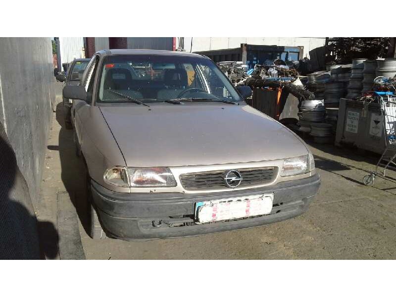 opel astra f berlina del año 1997