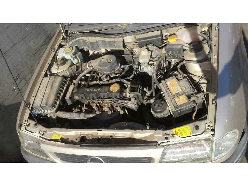 opel astra f berlina del año 1997