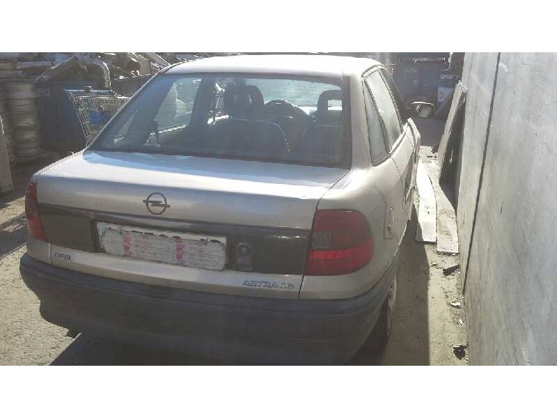opel astra f berlina del año 1997