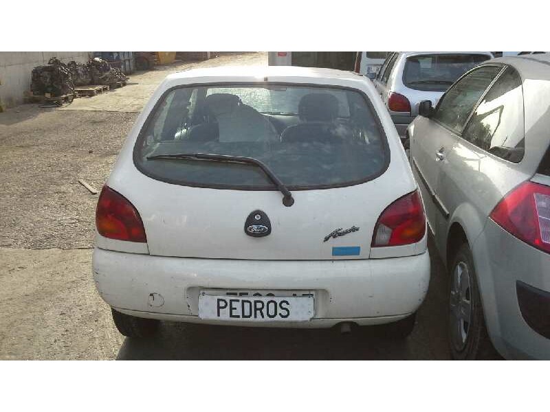 ford fiesta berlina (dx) del año 1999