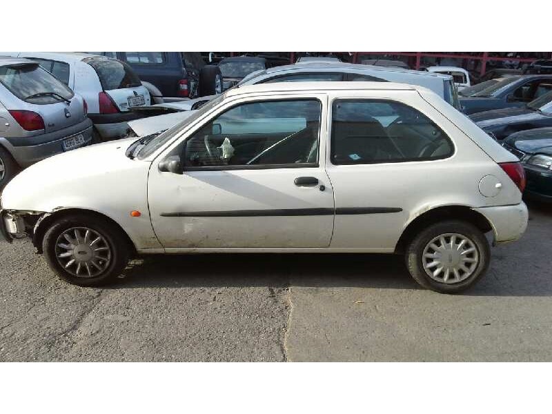 ford fiesta berlina (dx) del año 1999