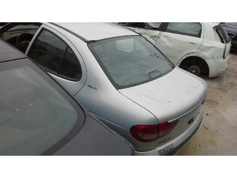 renault megane i classic (la0) del año 2000