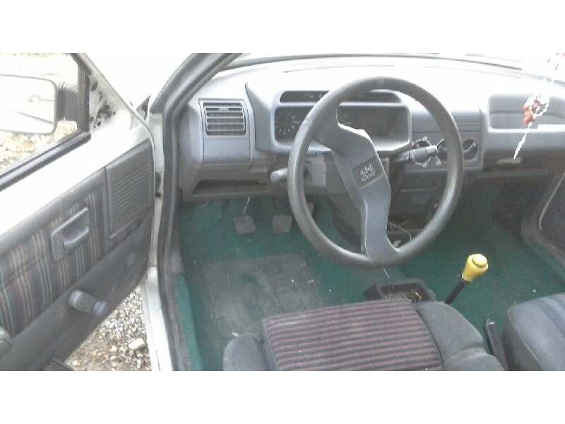 peugeot 205 berlina del año 1991