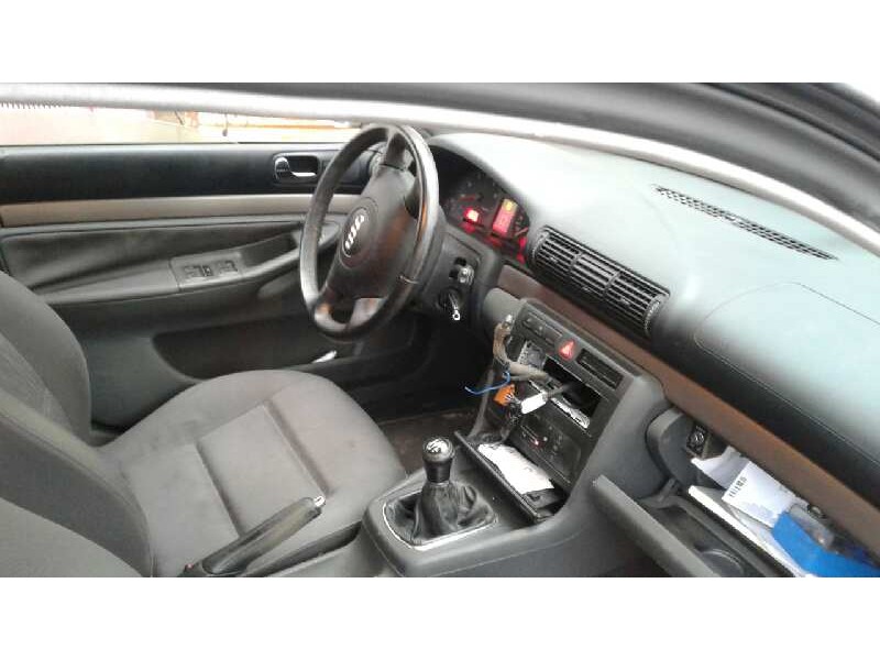 audi a4 berlina (b5) del año 2000