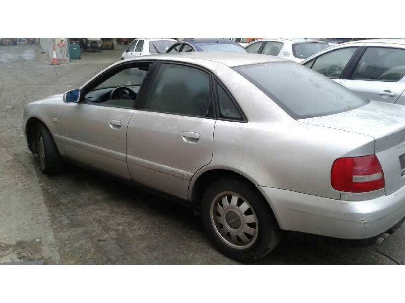 audi a4 berlina (b5) del año 2000