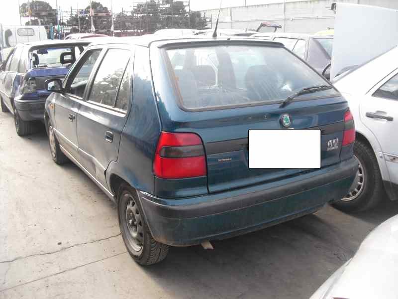 skoda felicia berlina ( 791) del año 1999