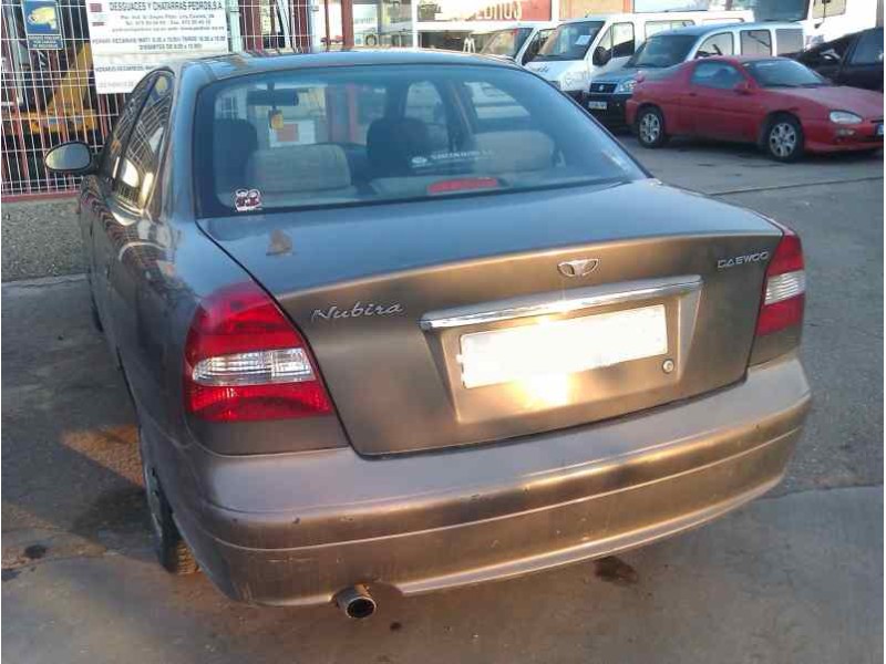 daewoo nubira berlina del año 1999