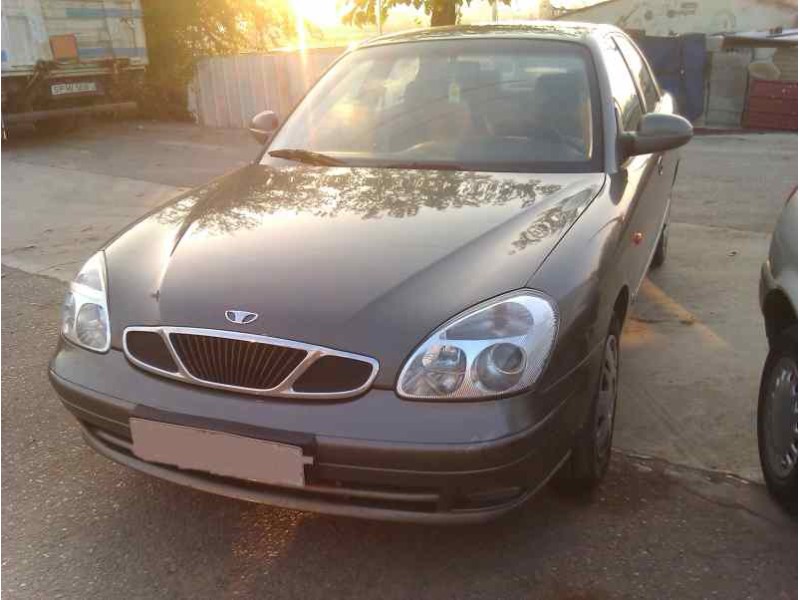 daewoo nubira berlina del año 1999