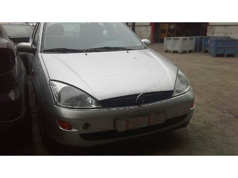 ford focus berlina (cak) del año 2000
