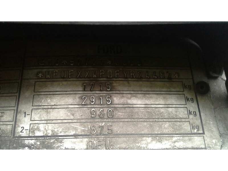 ford focus berlina (cak) del año 2000