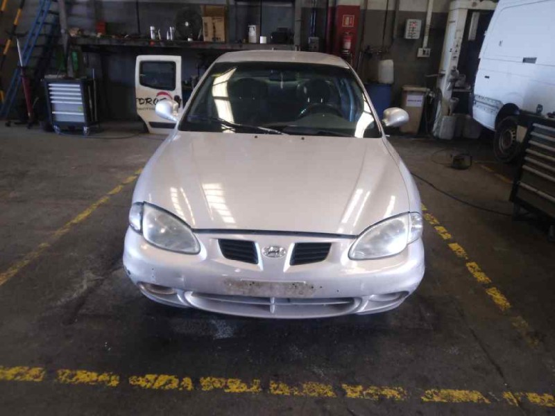 hyundai lantra berlina (rd) del año 2000