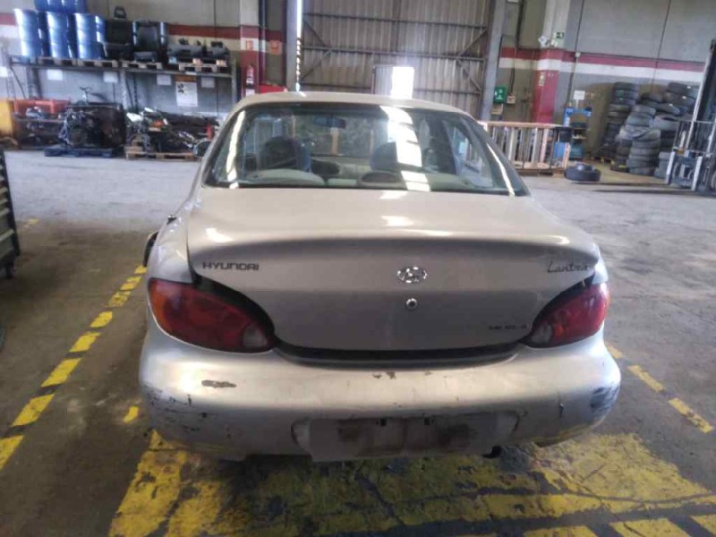 hyundai lantra berlina (rd) del año 2000