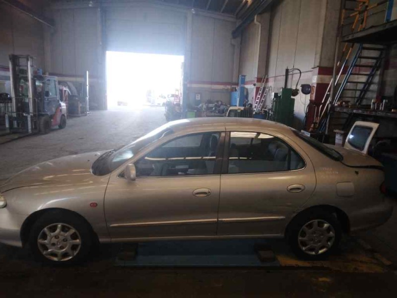 hyundai lantra berlina (rd) del año 2000