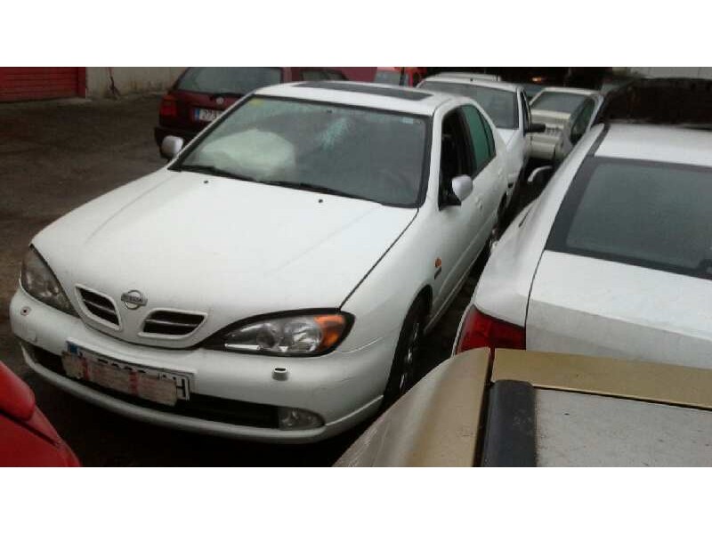 nissan primera berlina (p11) del año 2000