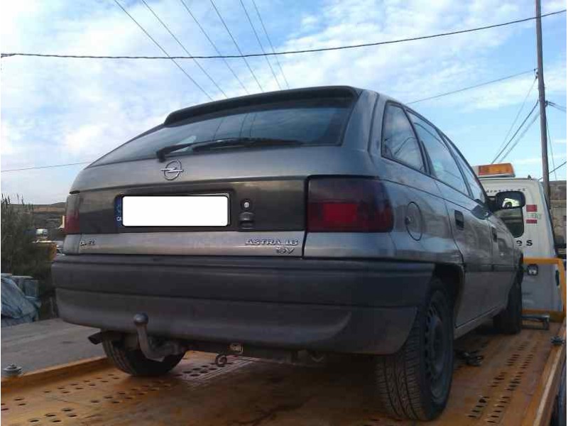 opel astra f berlina del año 1995