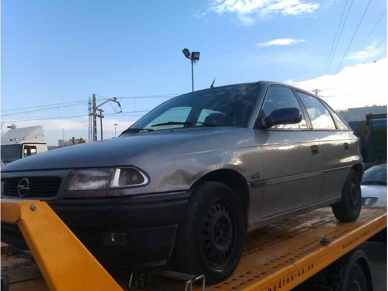 opel astra f berlina del año 1995