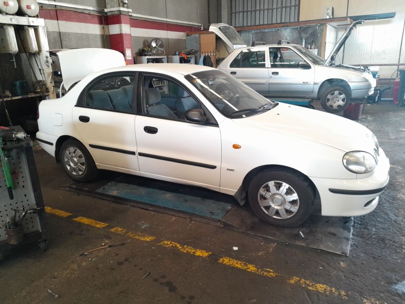 daewoo lanos del año 1999