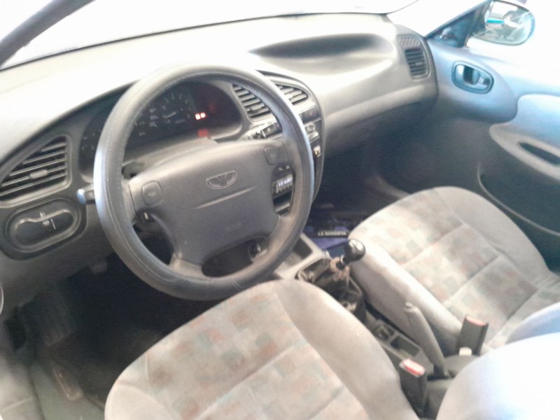 daewoo lanos del año 1999