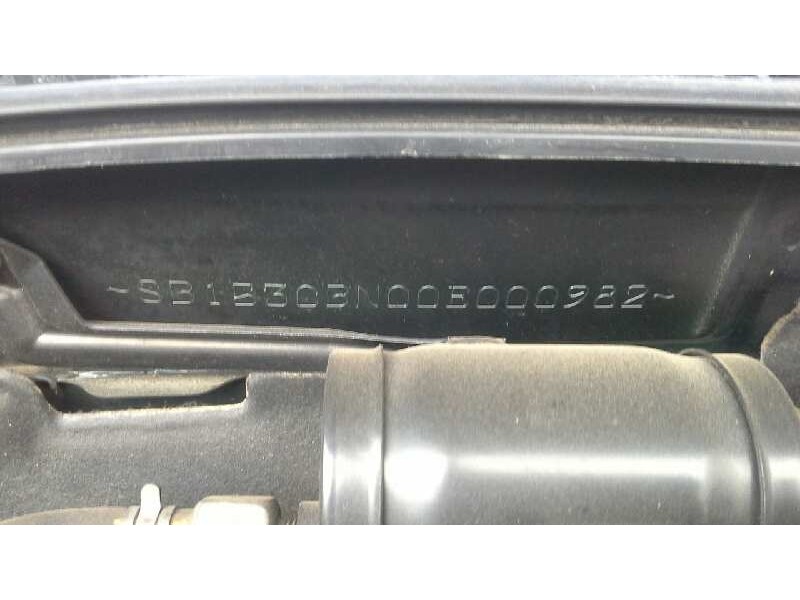 toyota avensis berlina (t 22) del año 1998