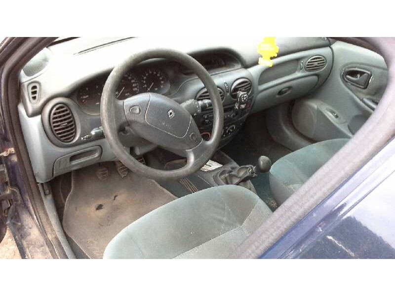 renault megane i berlina hatchback (ba0) del año 1996