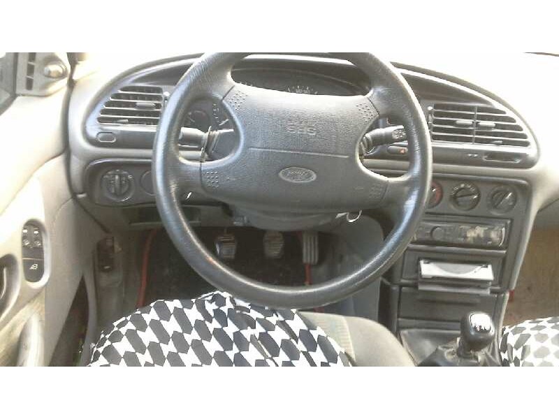 ford mondeo berlina (gd) del año 1996