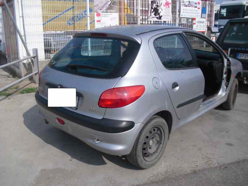 peugeot 206 berlina del año 1999