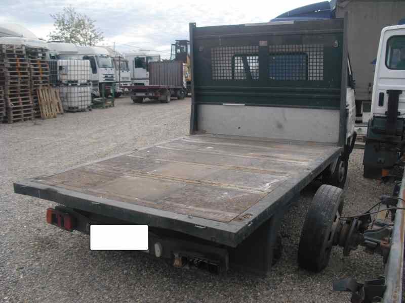 nissan trade 100 del año 1997